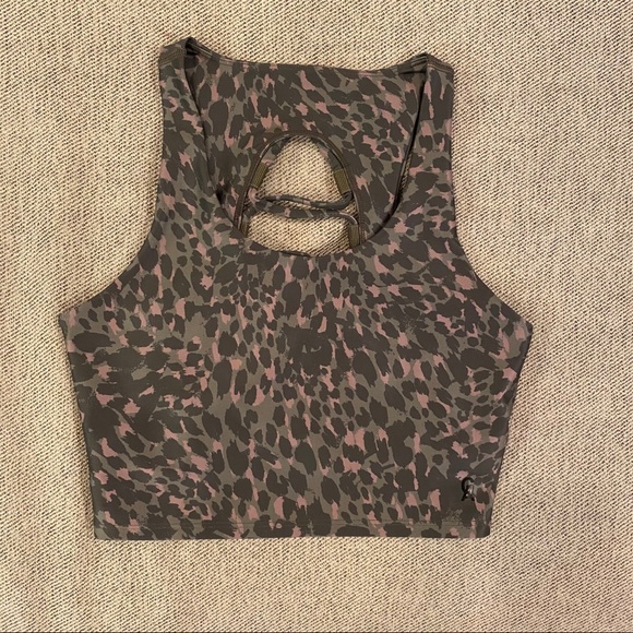 Sports bra ferocious crisscross by Good American - Picture 4 of 14